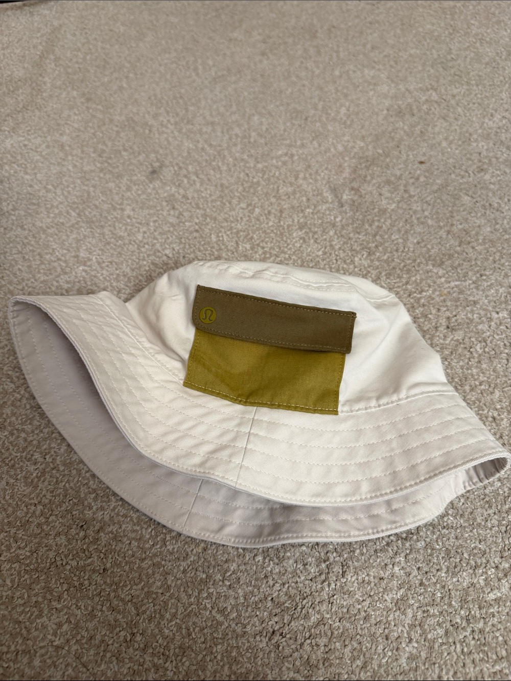lululemon athletica Cream Bucket Hat with Olive Pocket